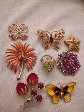 Spring Summer Colorful Vintage Costume Jewelry Brooch Lot Enamel Rhinestones